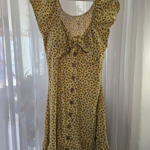 NOBO Yellow Sunflower Print Scoop Neck Top